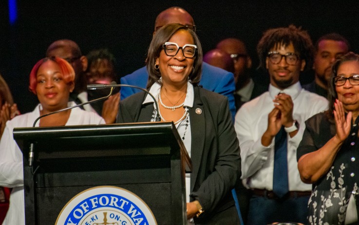 Sharon Tucker Sworn in as New Mayor of Fort Wayne 